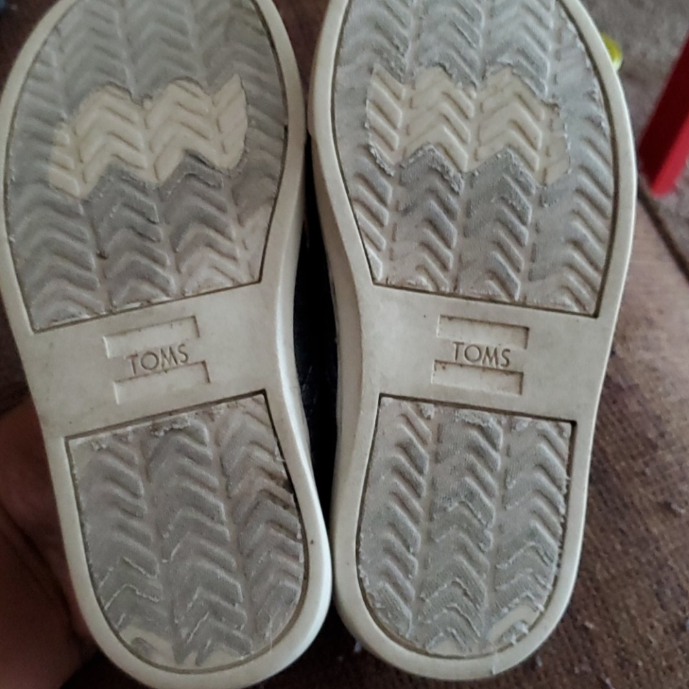 Toms - Picture 5 of 6